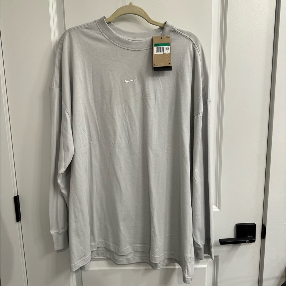 Nike tee